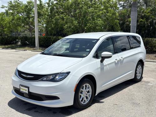 2021 Chrysler Voyager LX